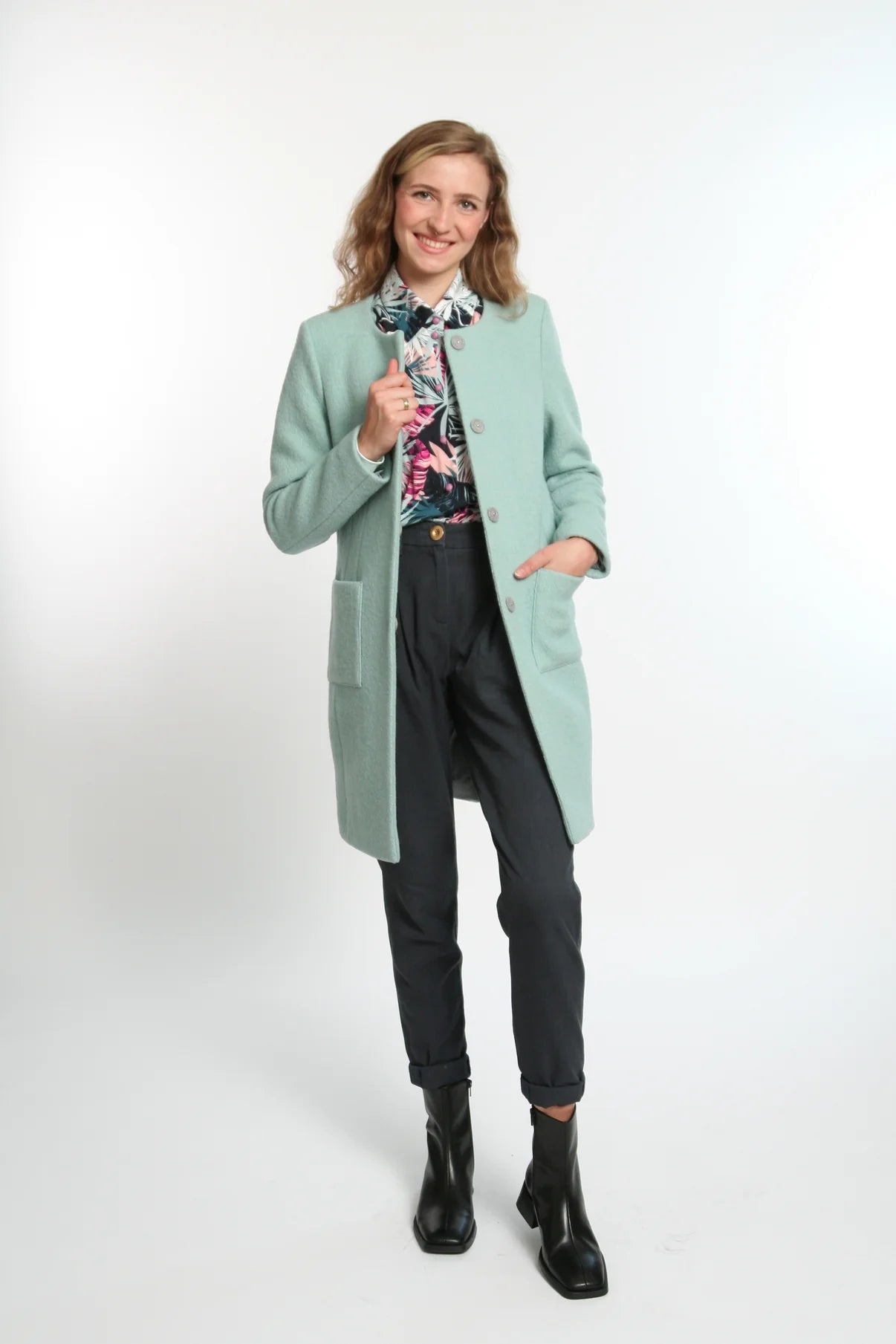 Papierschnittmuster Premium Kurzmantel Ebony