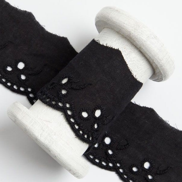 Spitze Broderie Baumwolle ca. 42mm - Blätterzweige