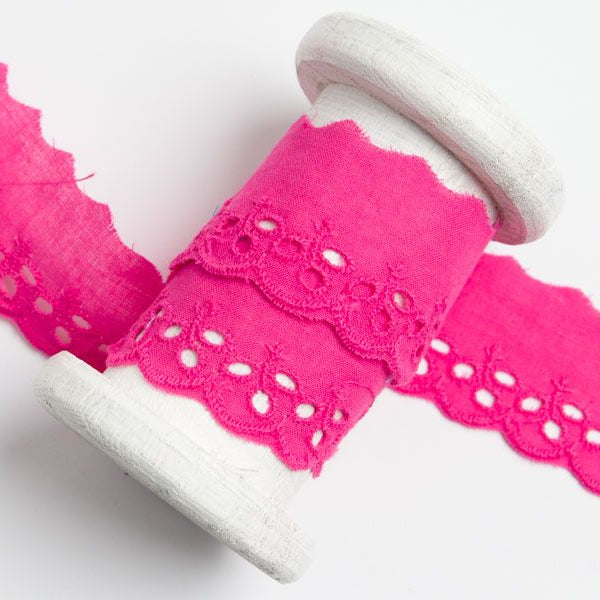 Spitze Broderie Baumwolle ca. 30mm - Blätter