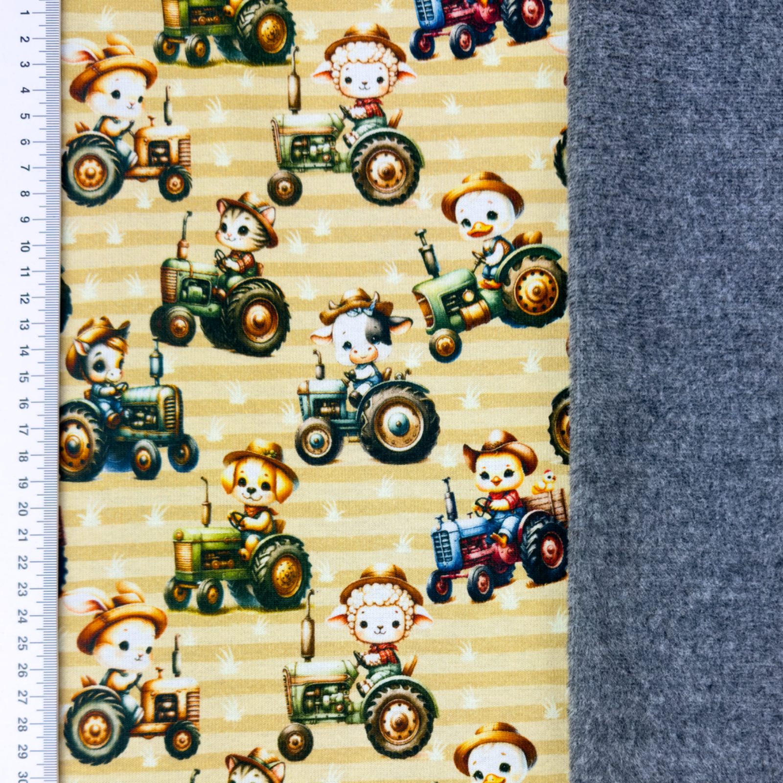 🧑🏽🌾 Alpenfleece Stoff - Bauernhoftieren & Traktoren