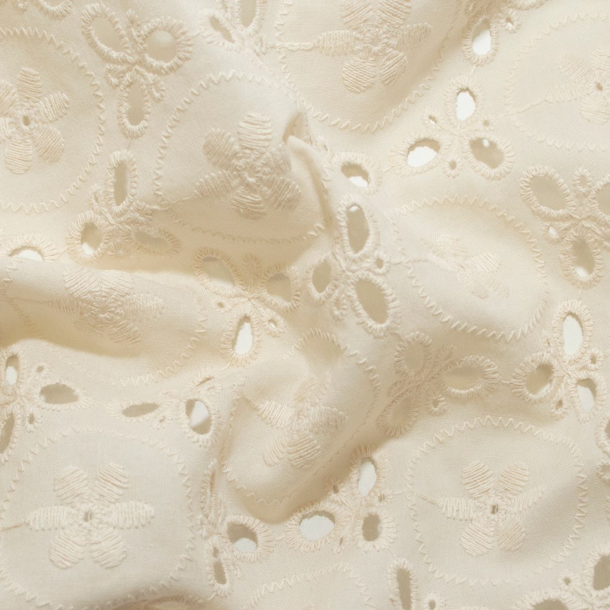 Webware Baumwolle Broderie - Lochstickerei - Abstraktes Muster