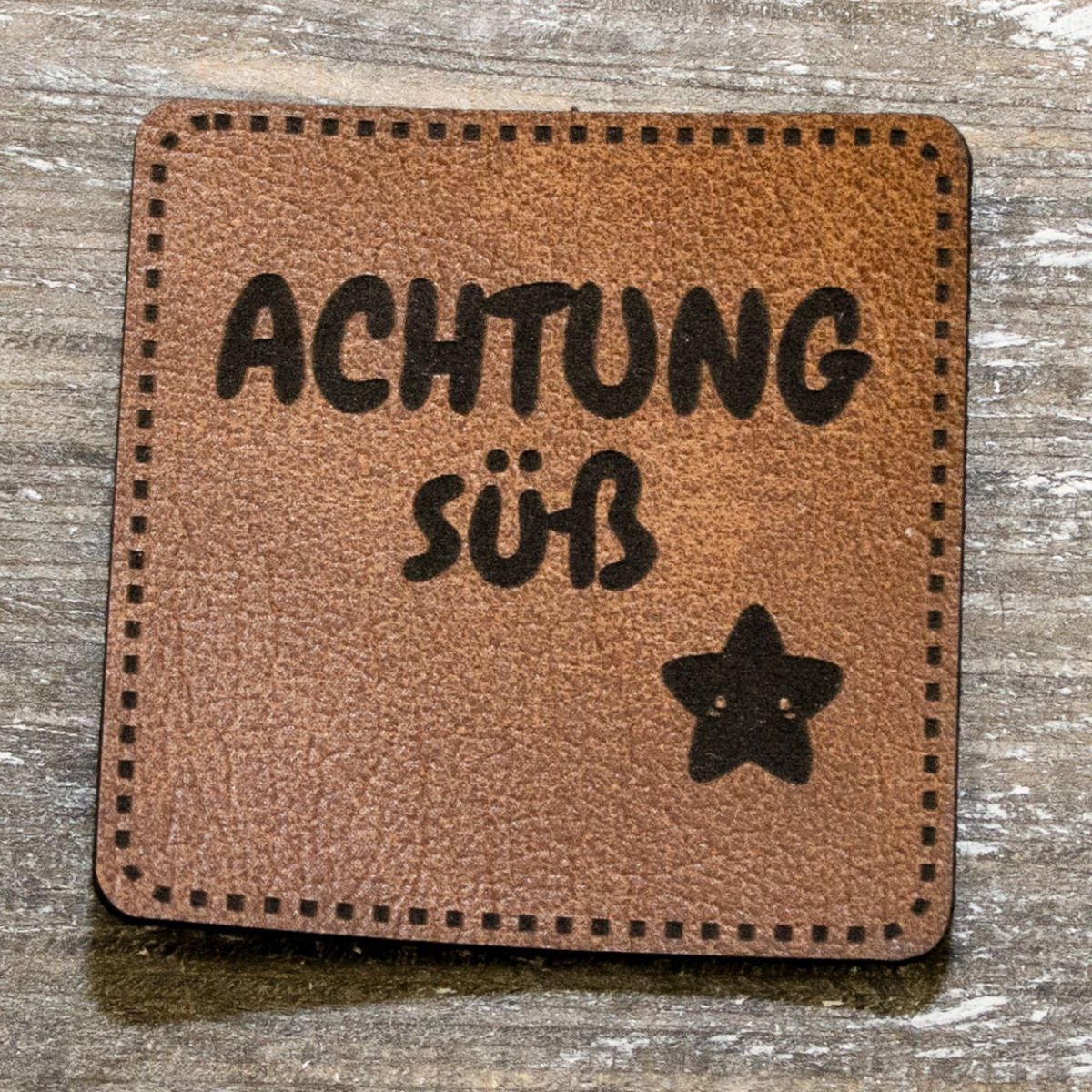 Label Kunstleder KDS - Achtung süß - braun