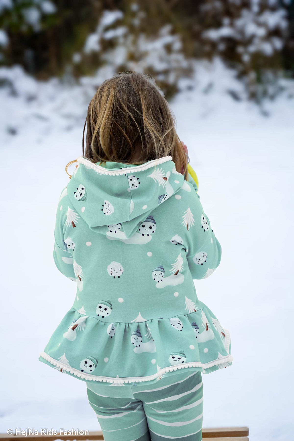 French Terry Swafing - Fluffy by Mrs Mint - flauschige Schneewesen im Wald - mint