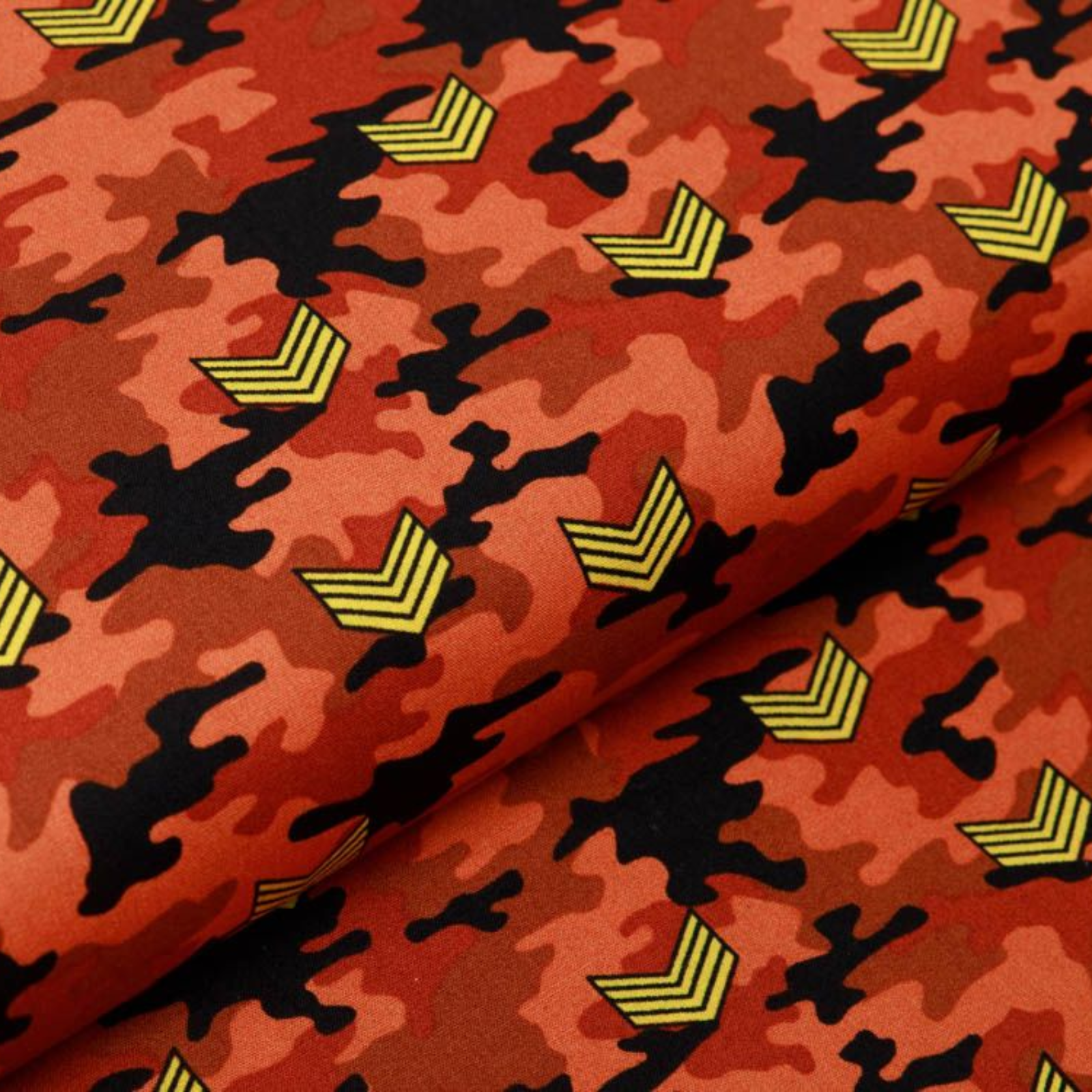Webware_Baumwolle_Popeline_-_Army-Patches_auf_Camouflage