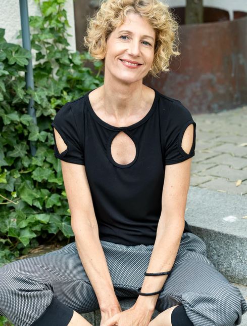 Papierschnittmuster Cut Out Shirt Adele