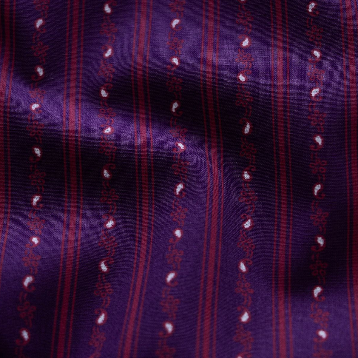 Webware Baumwolle Renforcé mercerisiert für Trachten - Streifenmuster Mini-Paisley - dunkles lila