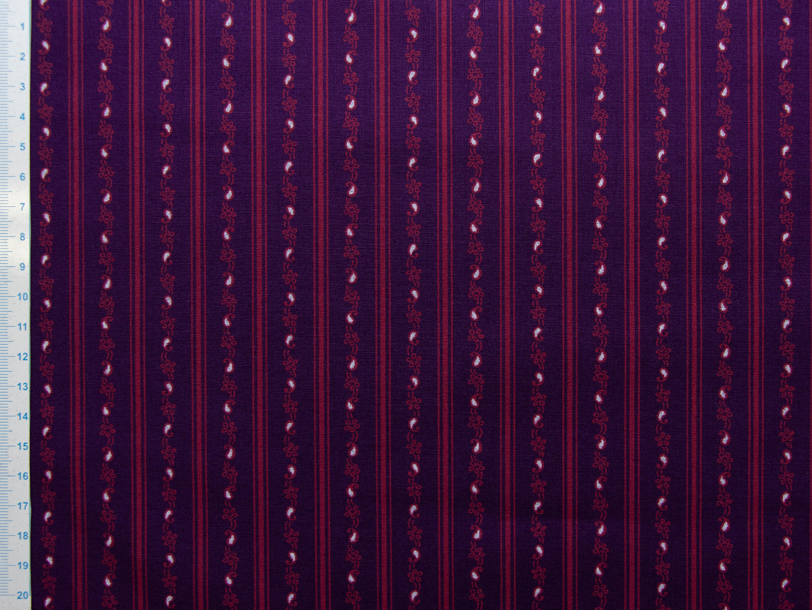 Webware Baumwolle Renforcé mercerisiert für Trachten - Streifenmuster Mini-Paisley - dunkles lila