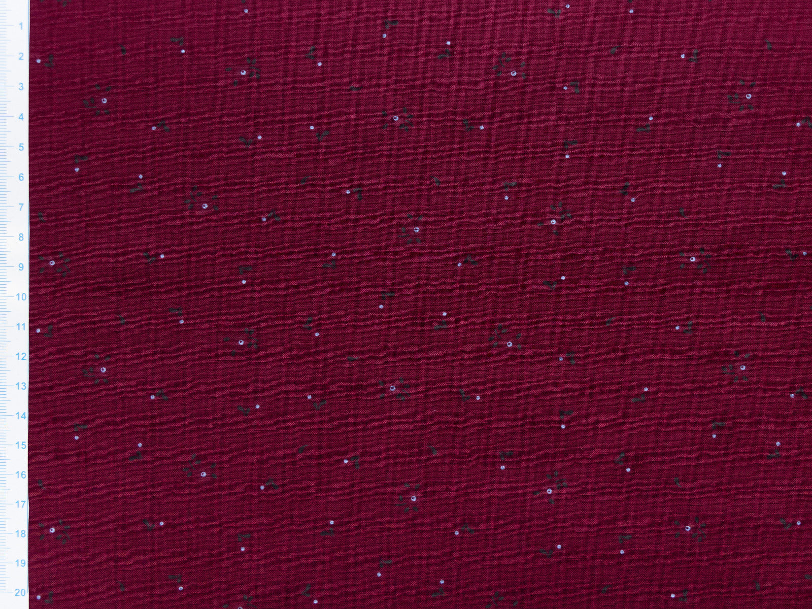 Webware Baumwolle Renforcé mercerisiert für Trachten - kleine Beeren - dunkelrot