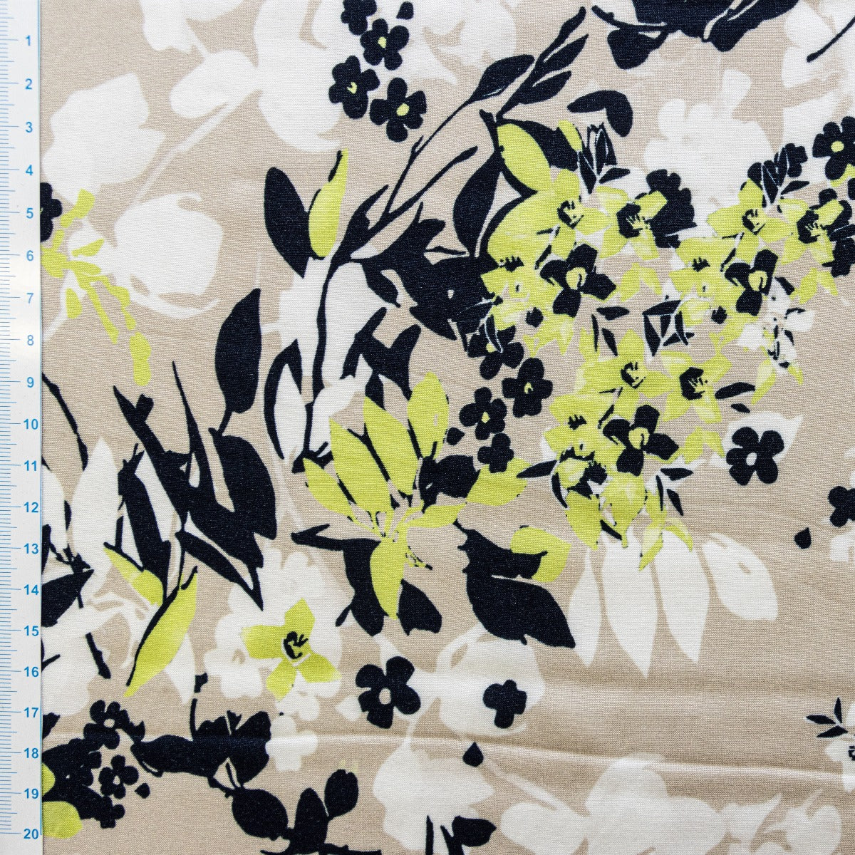 Webware Viskose - geblümte Zweige - beige