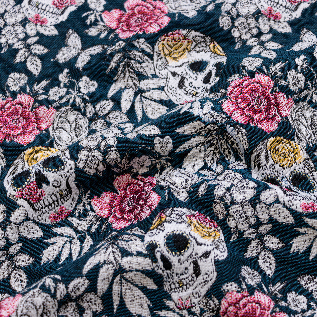 Jacquard Gobelin Dekostoff mit Glitzer in Leinenoptik - geblühmte Totenköpfe - petrol