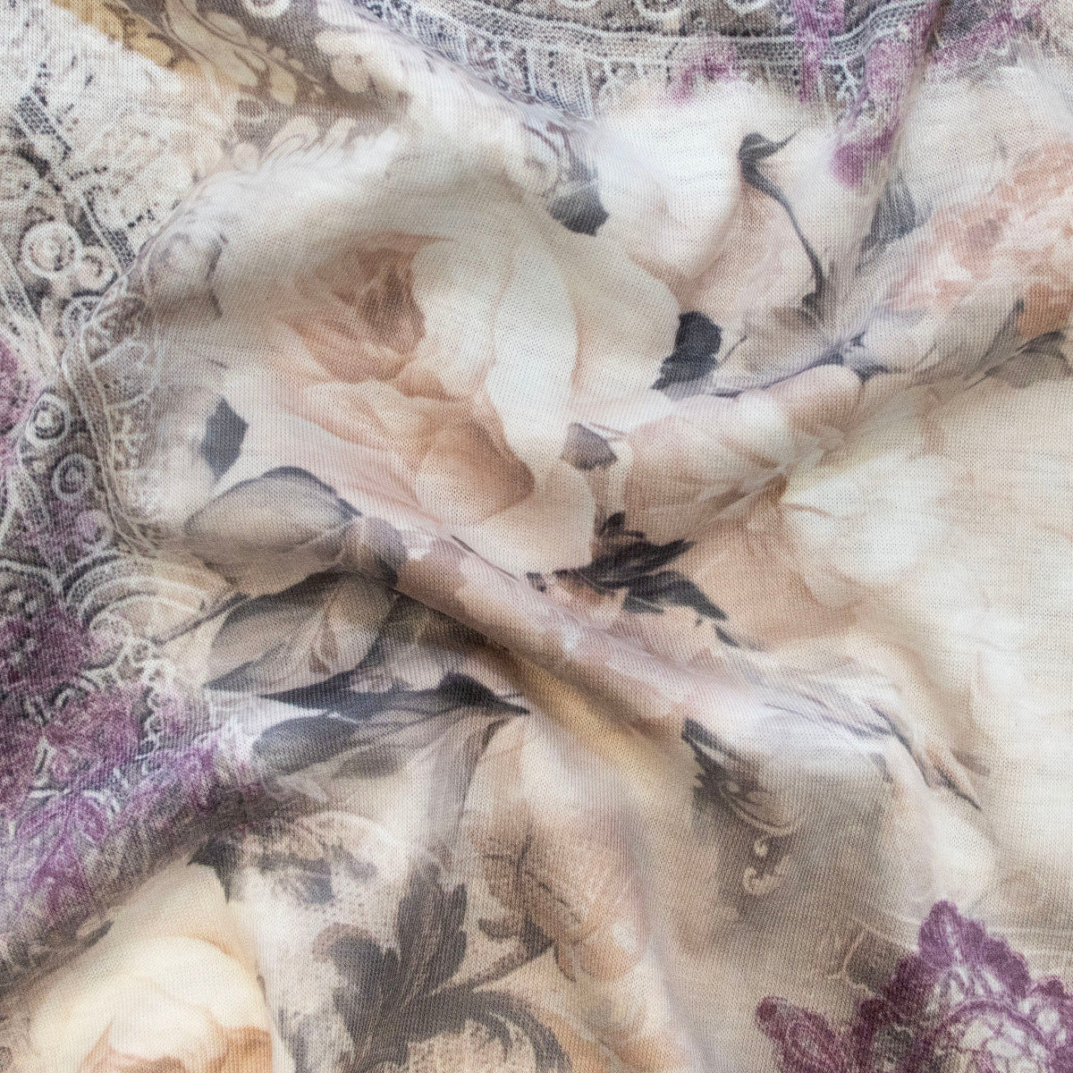 Jersey Digitaldruck - Abstraktes Muster mit Blumen - Creme