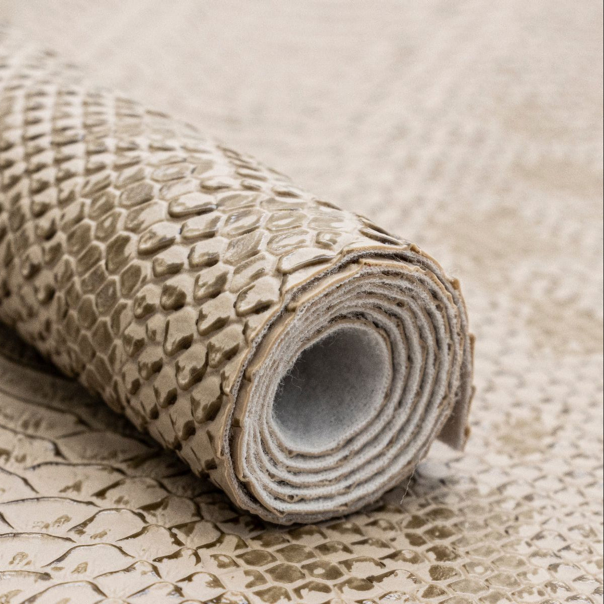 Struktur Kunstleder Coupon ca. 50 cm x 70 cm - Reptiloptik