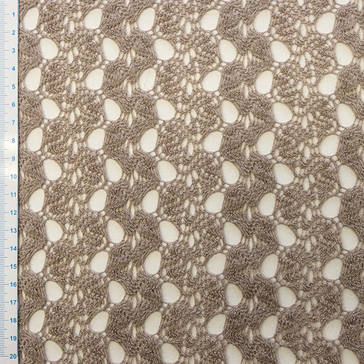 Hochwertige Spitze - Ginkgoblätter - taupe