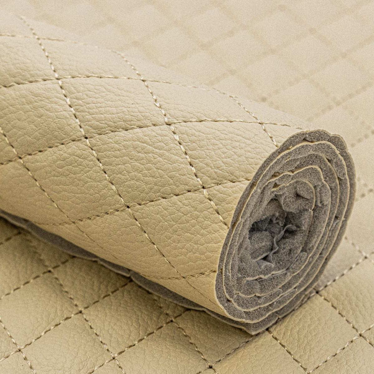 Struktur Kunstleder Coupon ca. 50 cm x 70 cm - Rautenmuster nahtgesteppt