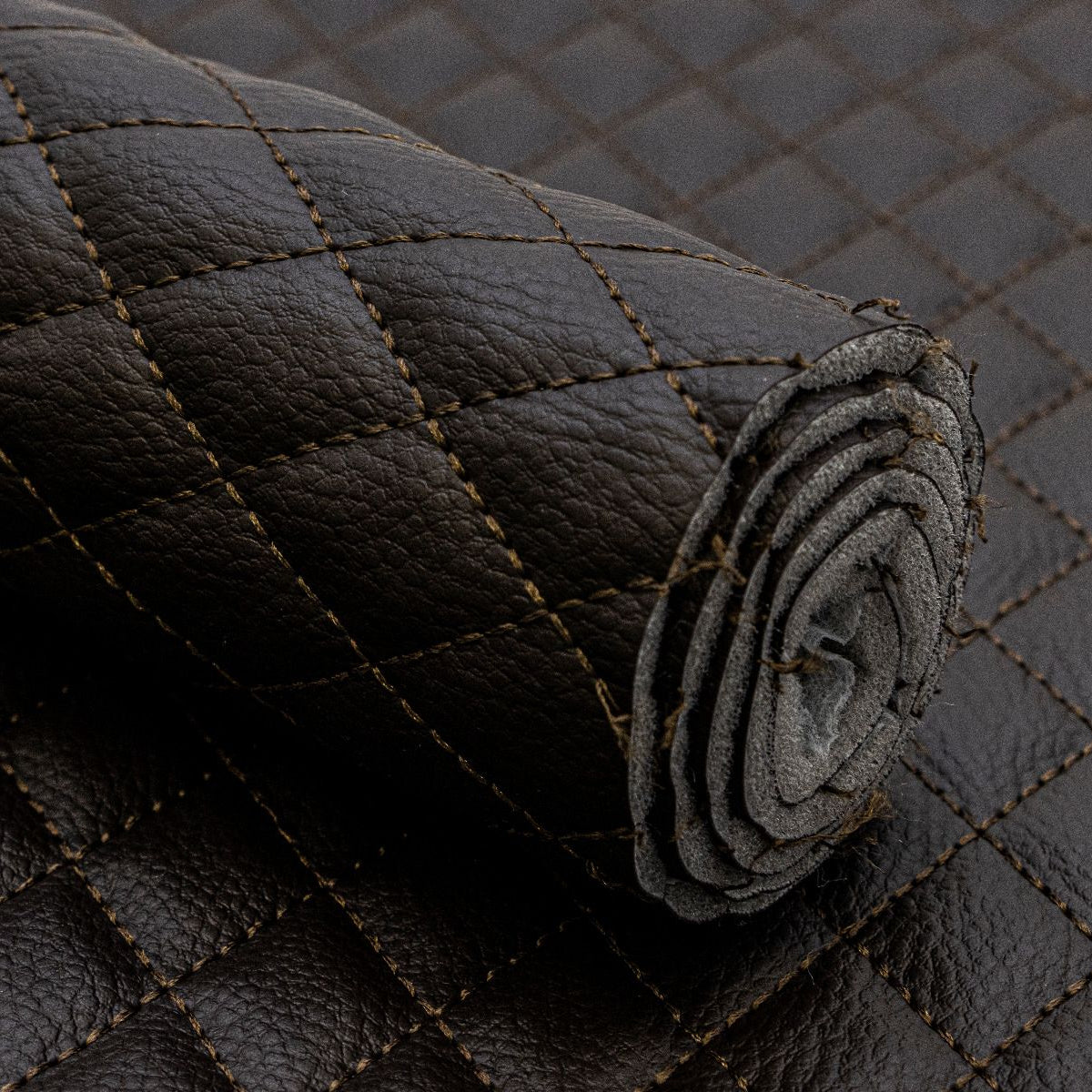 Struktur Kunstleder Coupon ca. 50 cm x 70 cm - Rautenmuster nahtgesteppt