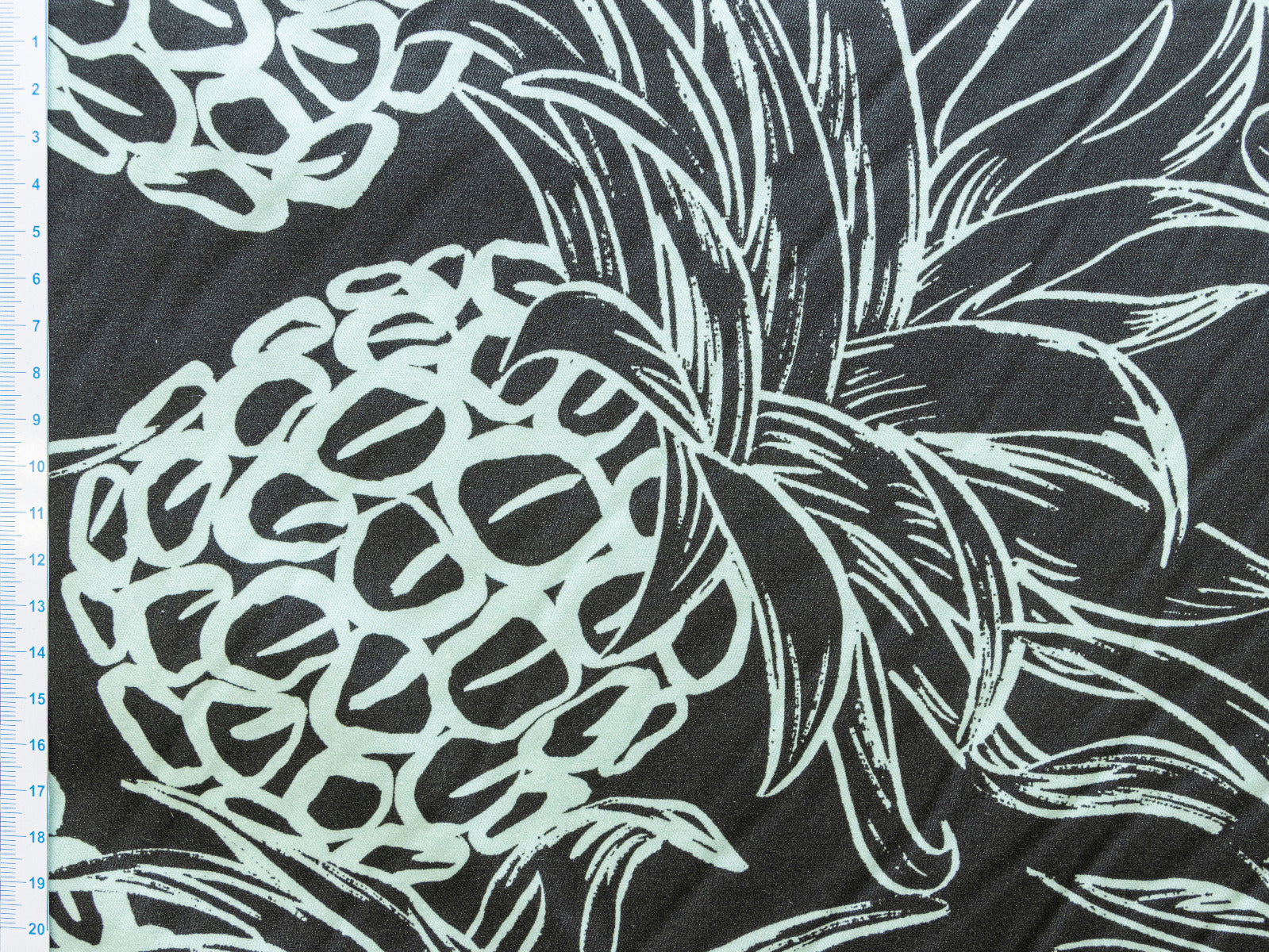 Leicht elastischer Hosen- und Rockstoff - spritzige Ananas