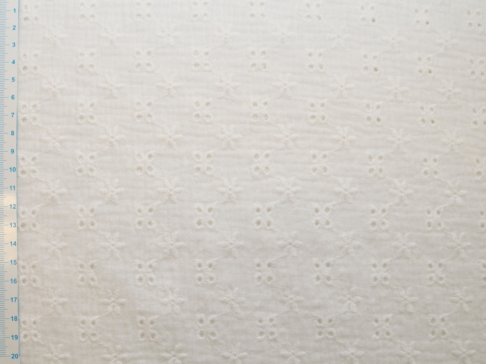 Musselin Baumwolle Double Gauze Broderie - Lochstickerei - Blümchen- weiß