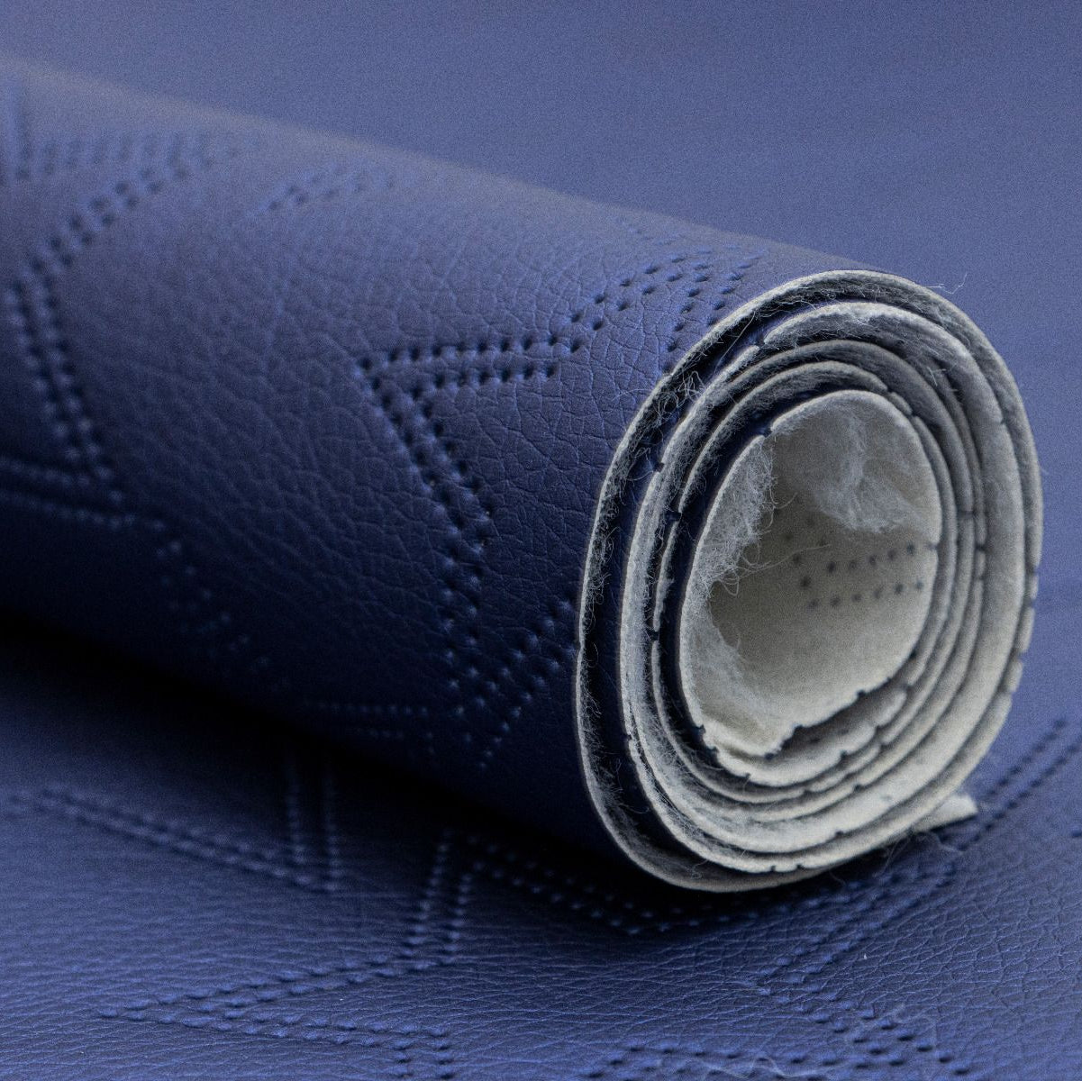 Kunstleder gesteppt Coupon ca. 50 cm x 70 cm - Sterne