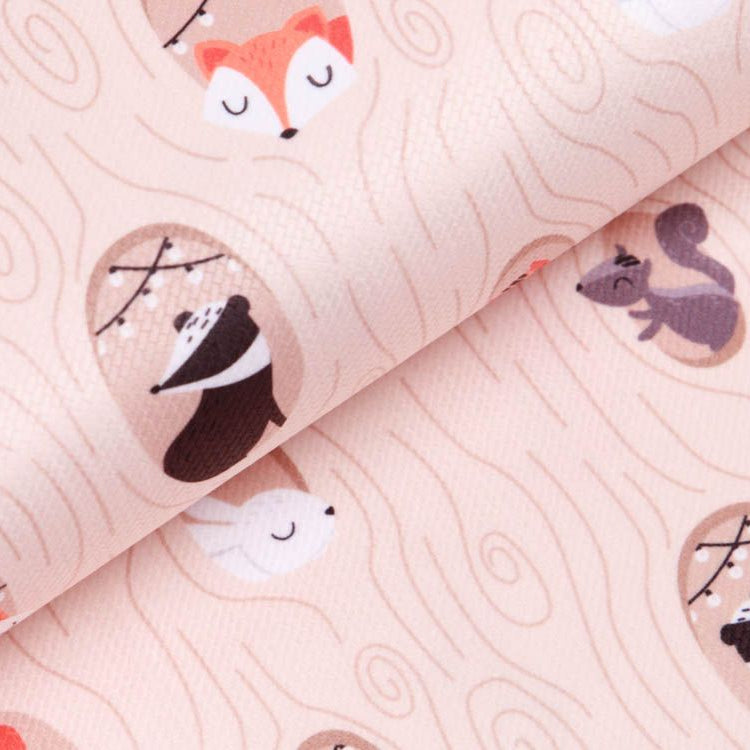 Struktur Velvet - Schlafende Waldtiere in Baumhöhlen - beige