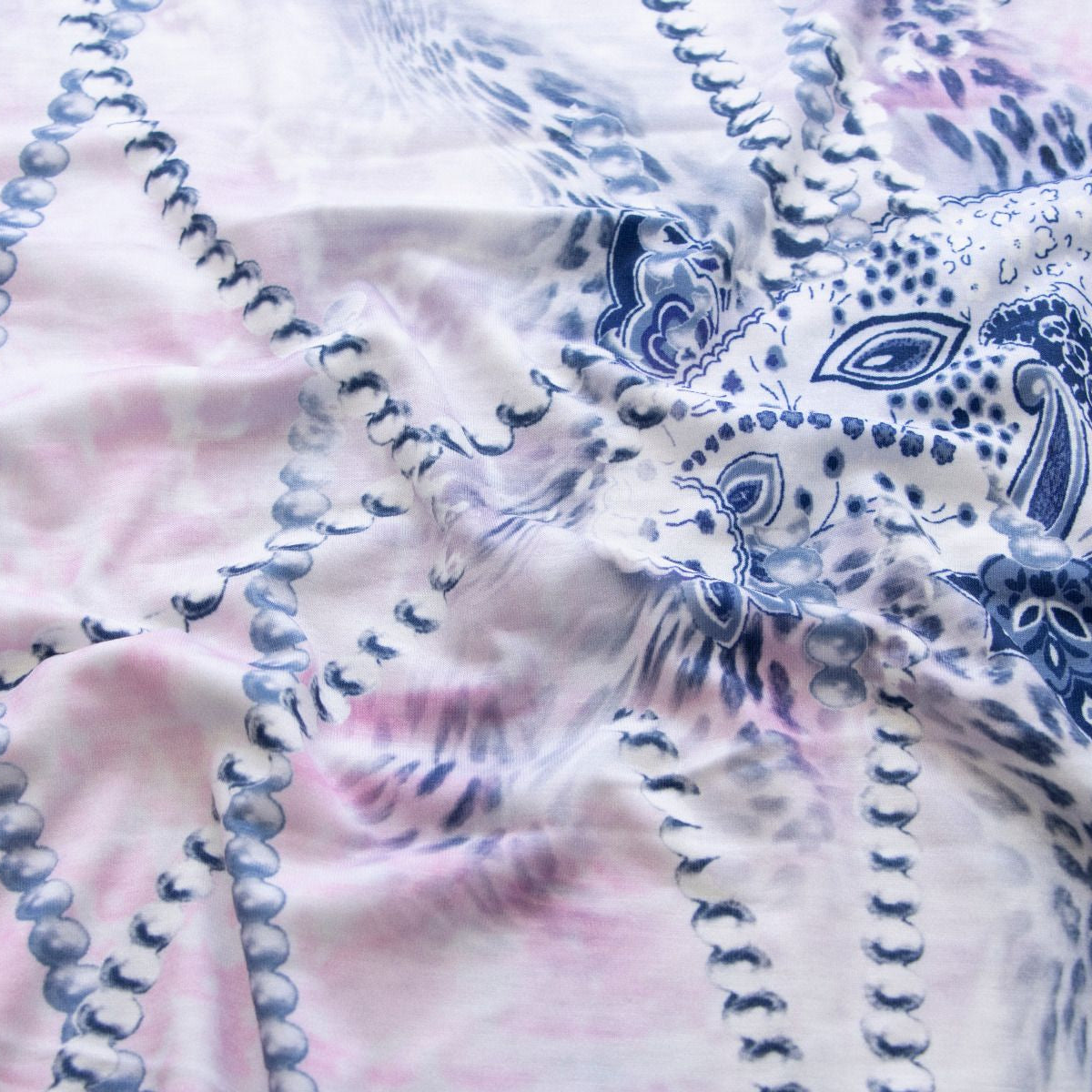 Jersey - Perlenschnüre und Paisleymuster - weiß & blau