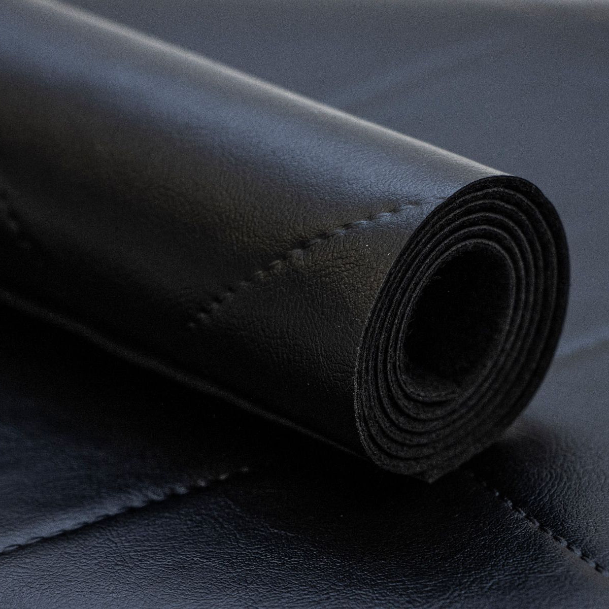 Kunstleder gesteppt Coupon ca. 50 cm x 70 cm - Rauten - schwarz