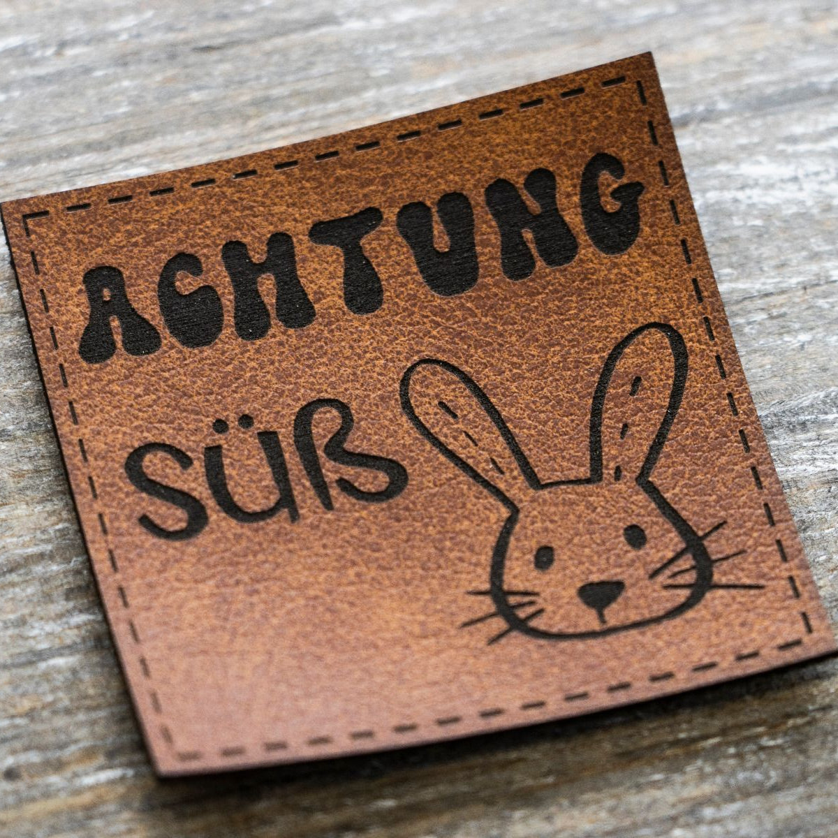 Label Kunstleder KDS - Achtung süß