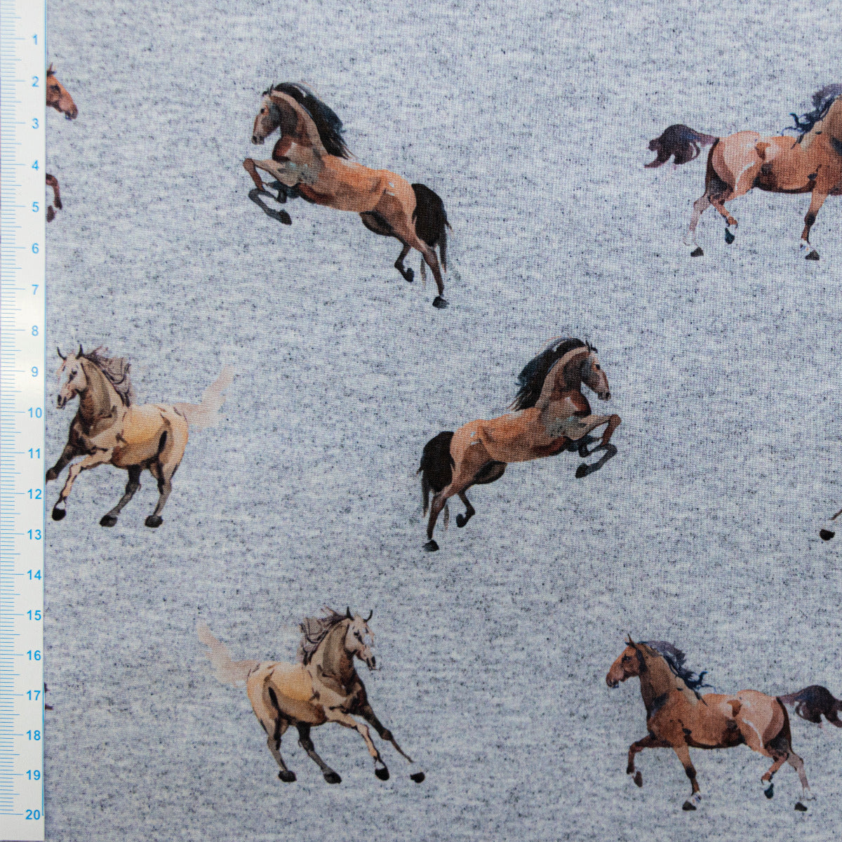 Softshell Jackenstoff - prachtvolle Pferde - meliert grau