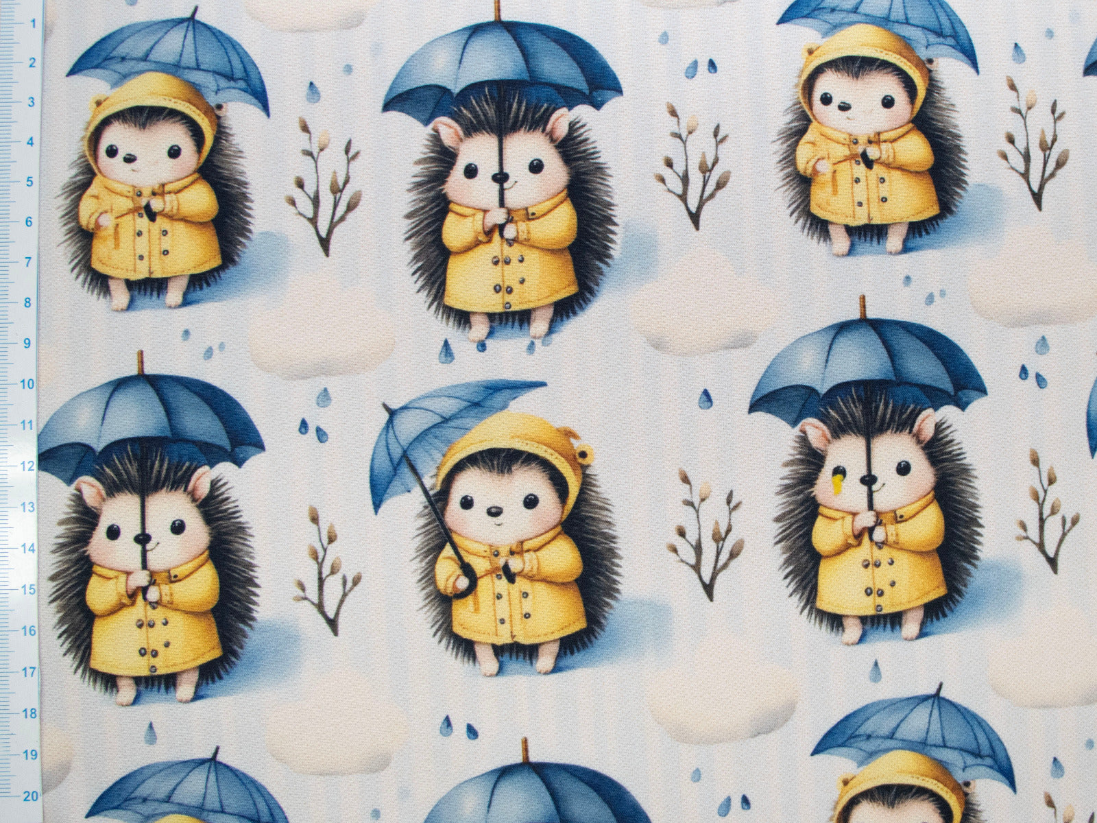 Jackenstoff mit Fleece - Innenseite Digitaldruck - süße Igel - hellblau