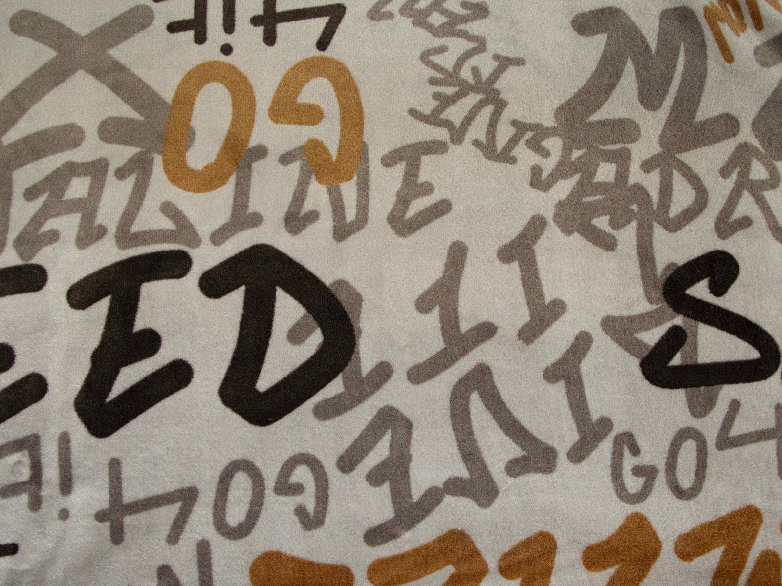 Kuschliger Fleece - Schriftzüge