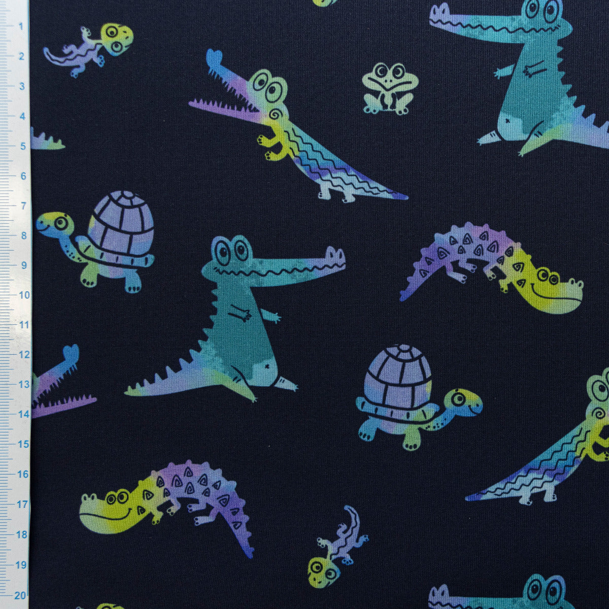 Jackenstoff Softshell Digitaldruck - Schildkröten und Krokodile - marineblau