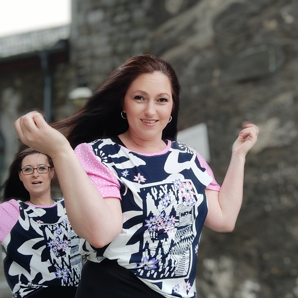 Jersey Viskose PANEL ca. 70cm x 155cm - Dame mit Blumenkopf - nachtblau/weiß/rosa/lila