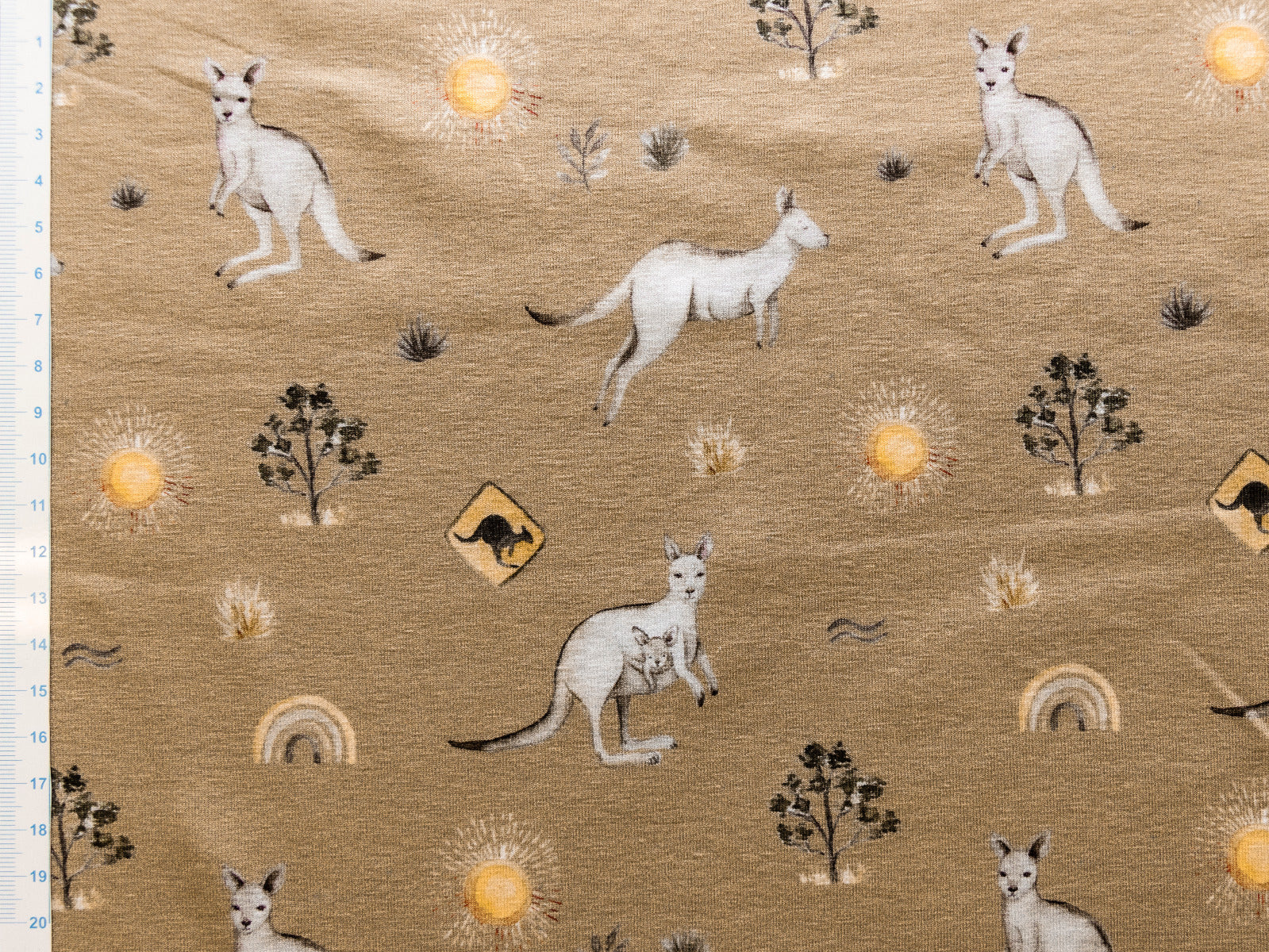 Jersey Swafing Australien by Christiane Zielinski - hüpfende Kängurus