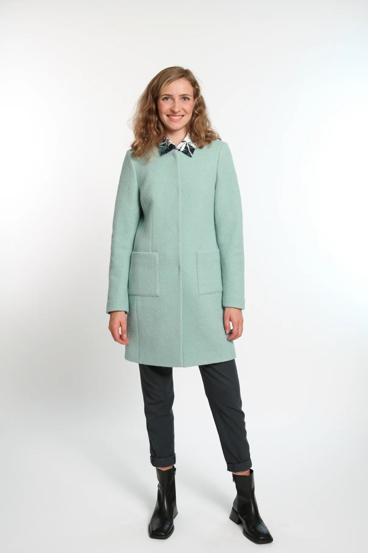 Papierschnittmuster Premium Kurzmantel Ebony