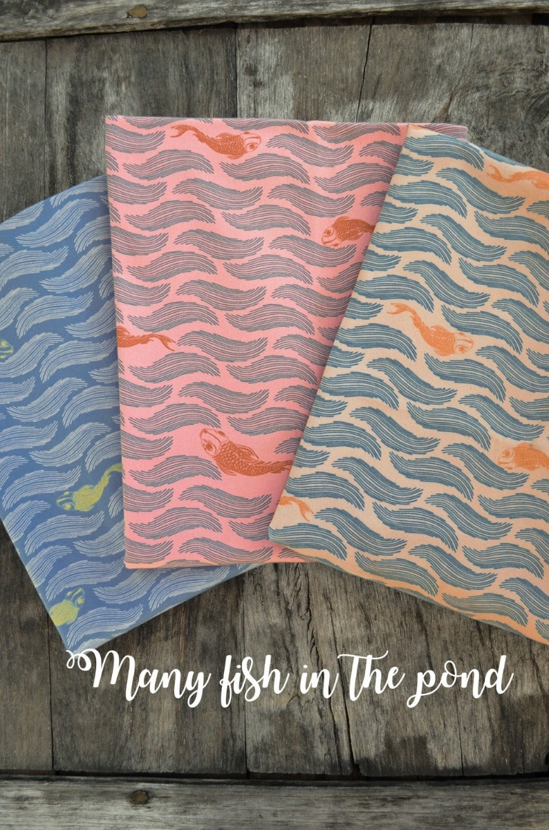 Leicht elastische Webware Baumwollsatin Sawfing - Fische - beige