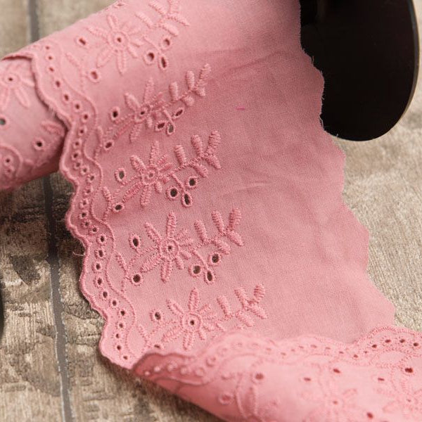 Spitze Broderie Baumwolle ca. 90mm - Blumen und Blätter