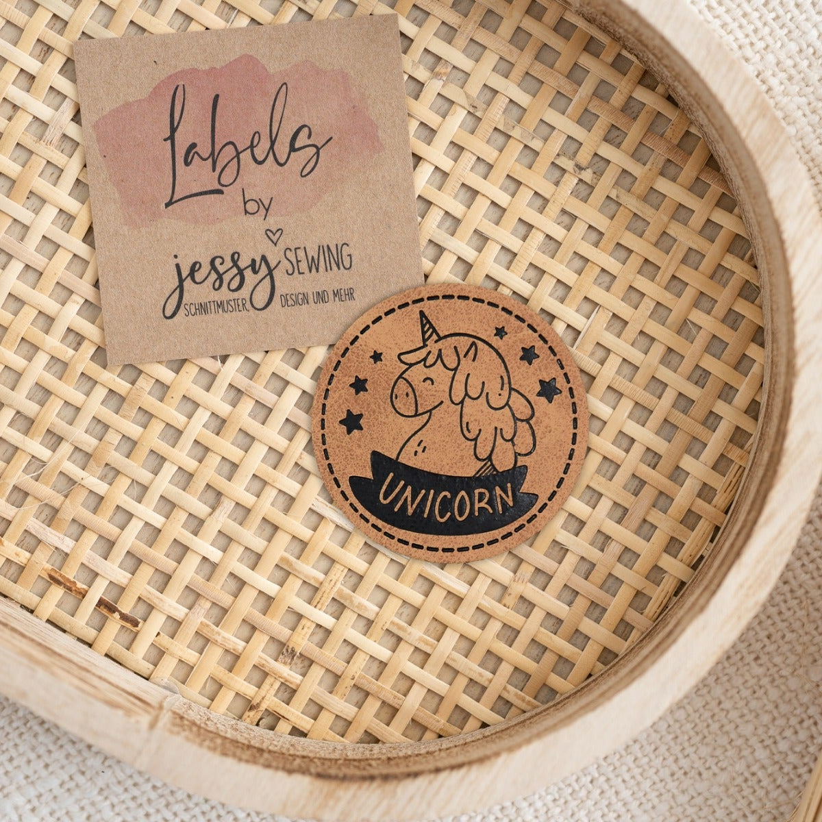 Jessy Sewing Kunstleder-Label mit aufgedruckter Nähnaht - "Unicorn" - braun