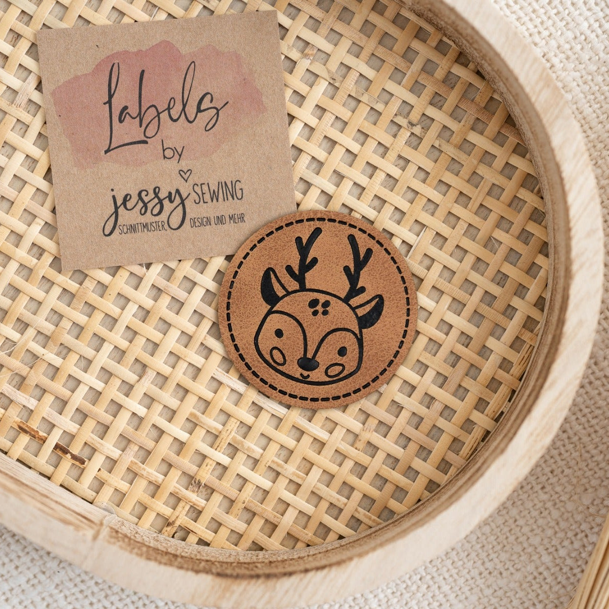 Jessy Sewing Kunstleder-Label mit aufgedruckter Nähnaht - "Rentier" - braun