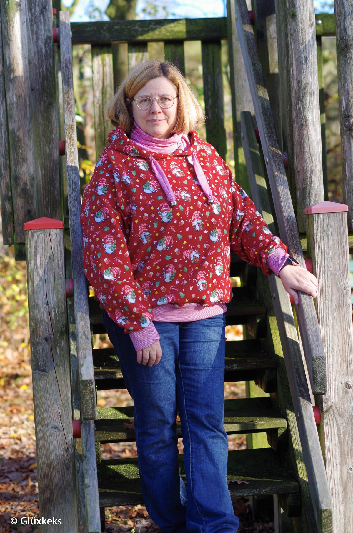 Angerauter Sweat Swafing Holly - Weihnachtswichtel - dunkelrot