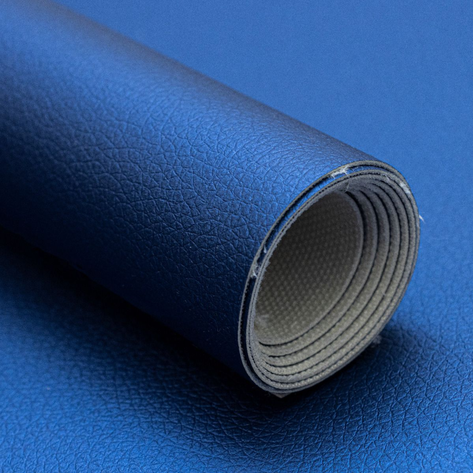 Struktur_Kunstleder_Brilliant_Coupon_ca_50_cm_x_70_cm_-_metallic