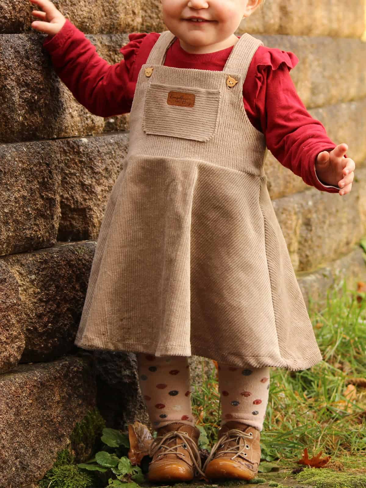 Papierschnittmuster - Twirly Latz