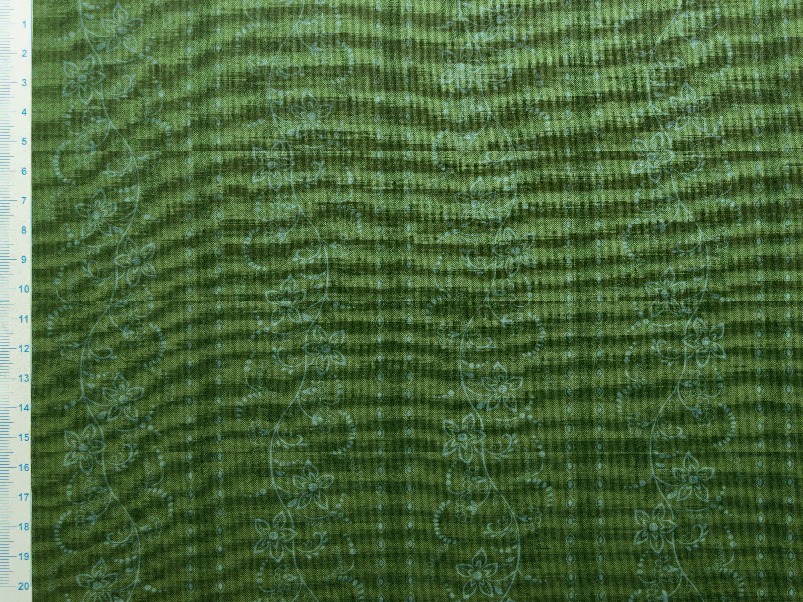 Webware Baumwolle Renforcé mercerisiert für Trachten - Blumenranken - grasgrün
