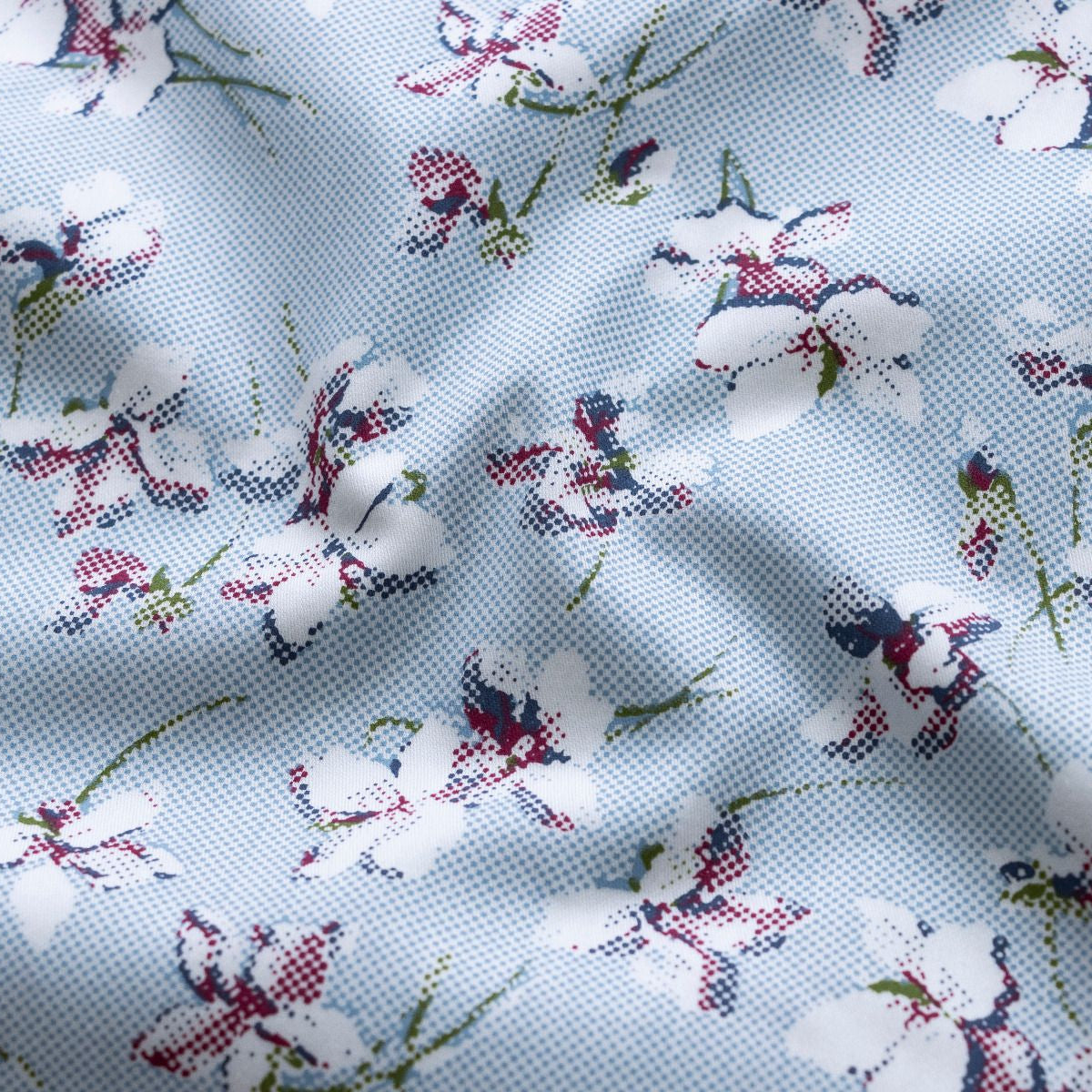 Webware Baumwolle Renforcé mercerisiert für Trachten - Blumen auf Pixel - hellblau