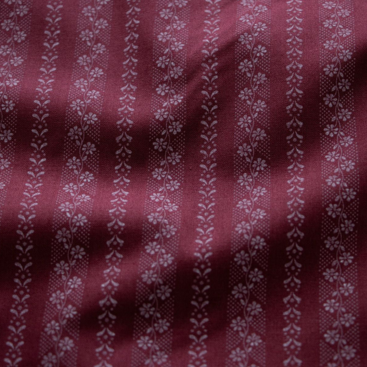 Webware Baumwolle Renforcé mercerisiert für Trachten - geblümte Streifen - altrot