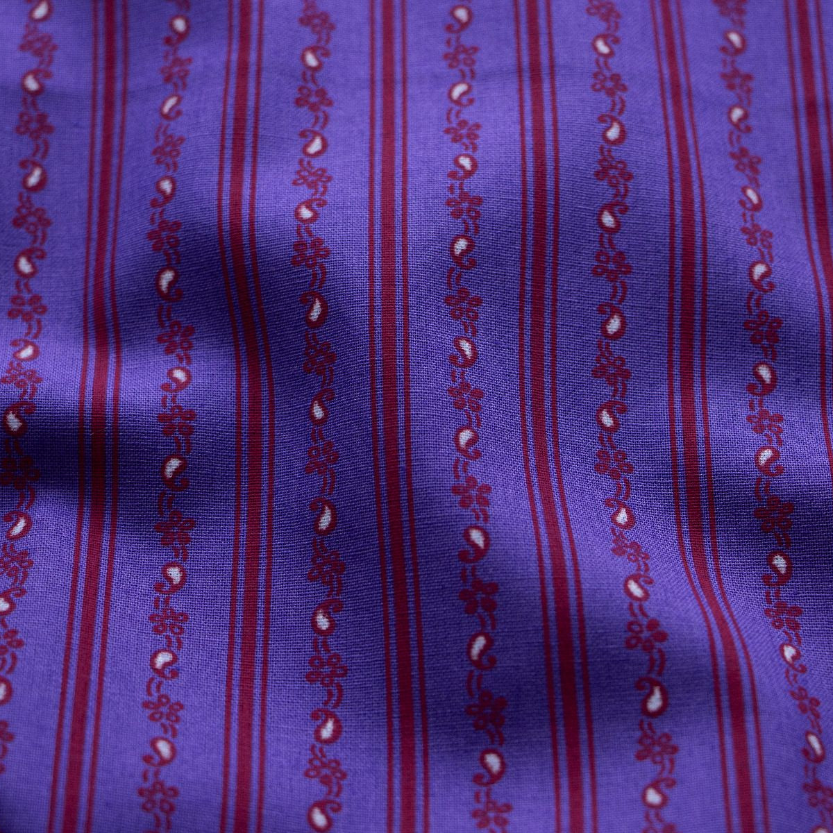 Webware Baumwolle Renforcé mercerisiert für Trachten - Streifenmuster Mini-Paisley - lila