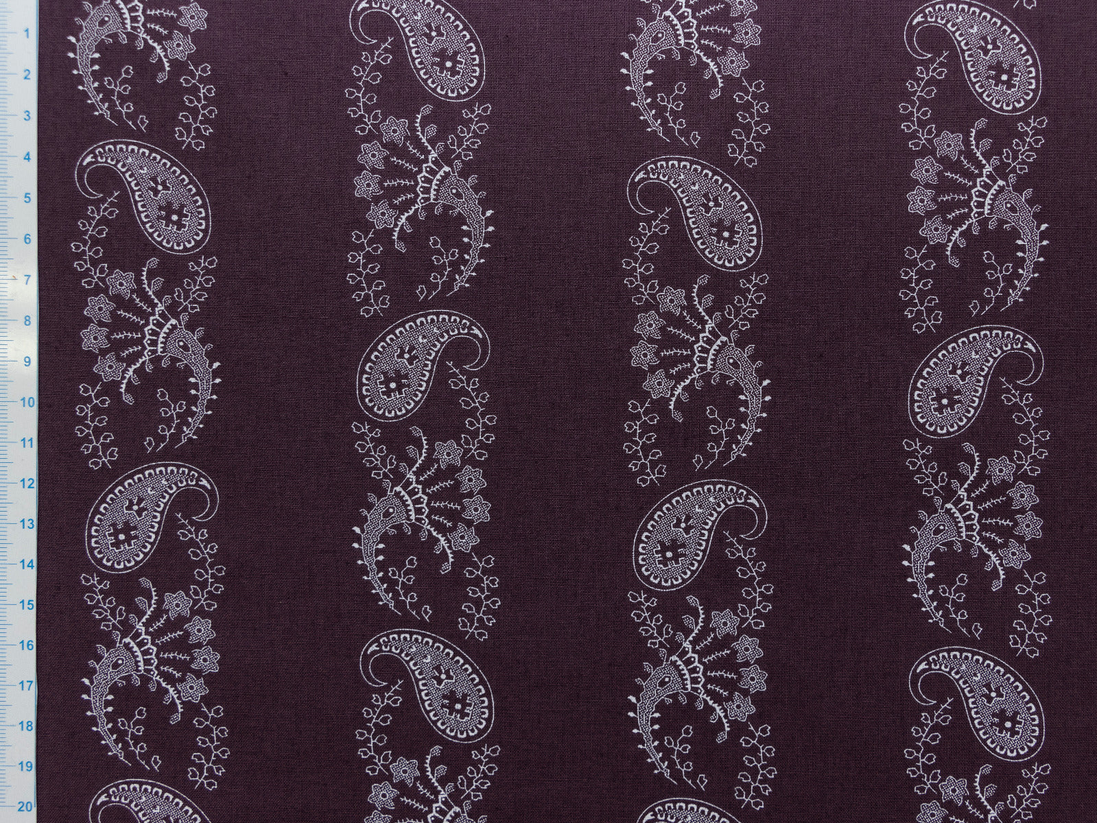 Webware Baumwolle Renforcé mercerisiert für Trachten - Paisley-Streifen - dunkle beere