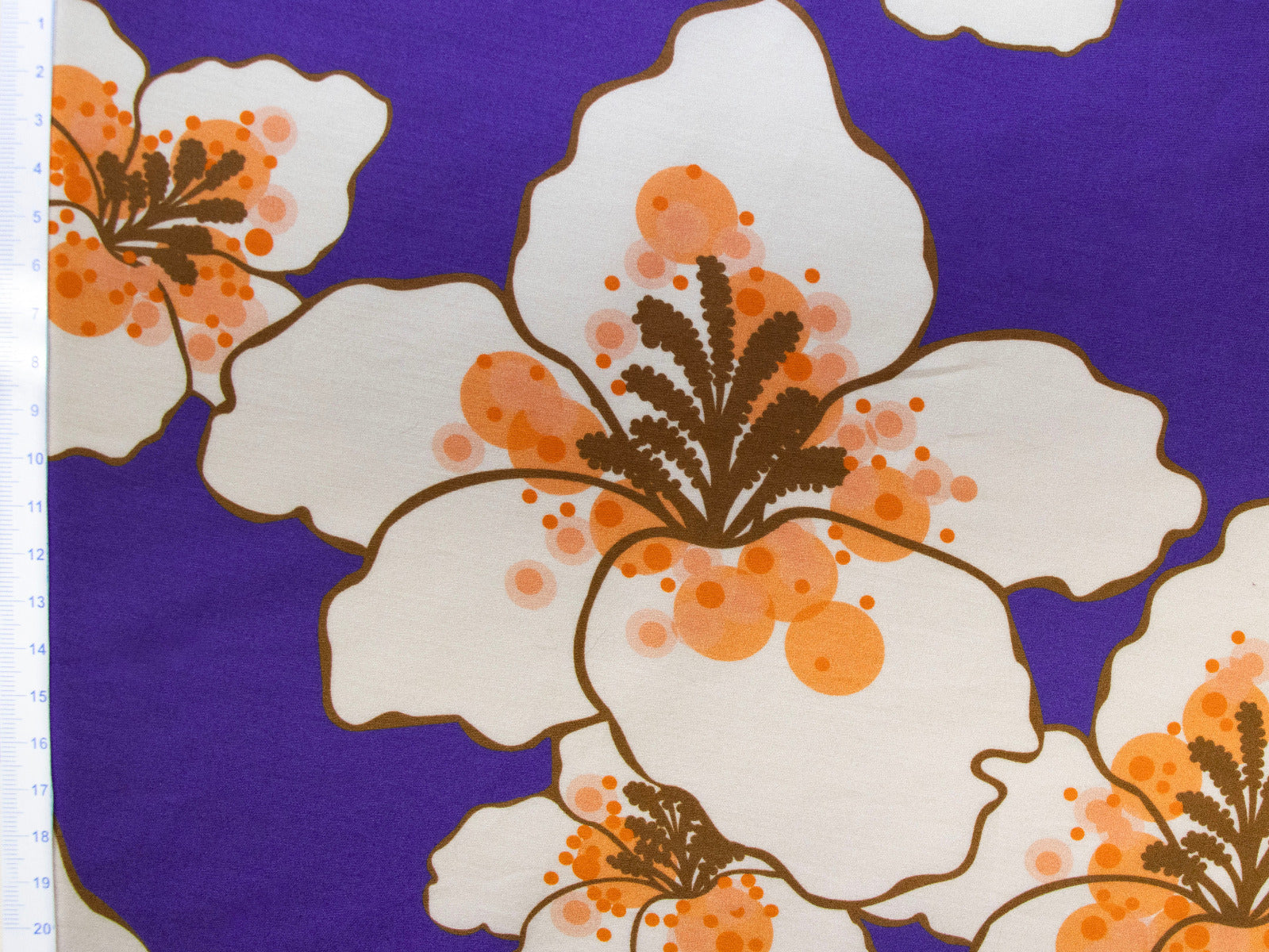 Italienische Baumwoll Popeline- Abstrakte Blumen - violett