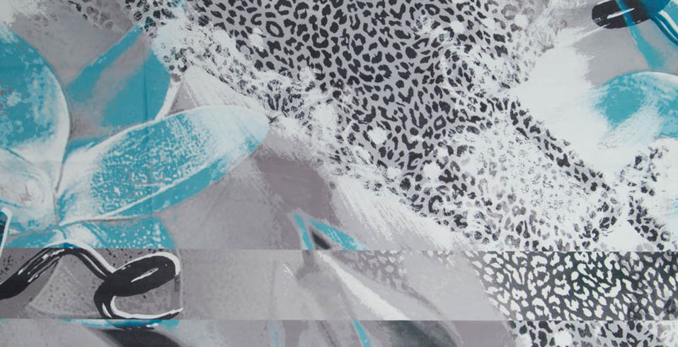 Webware Chiffon PANEL ca. 45 cm x 180 cm - Love Leo Animalprint - grau
