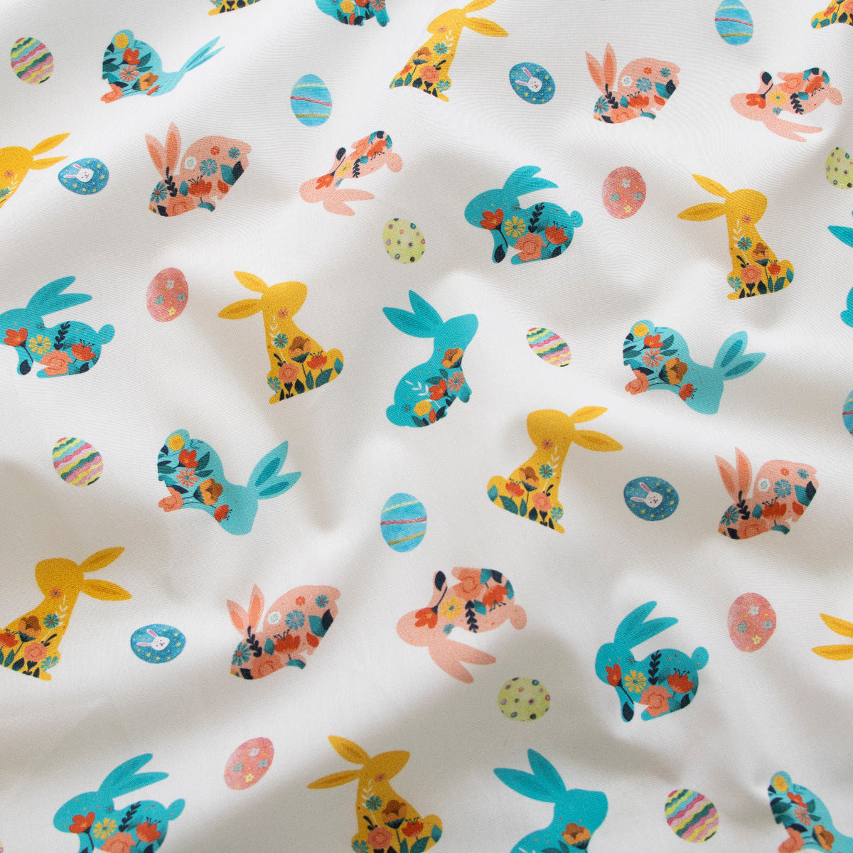 Webware Baumwolle - Happy Easter - bunte Osterhäschen - weiß