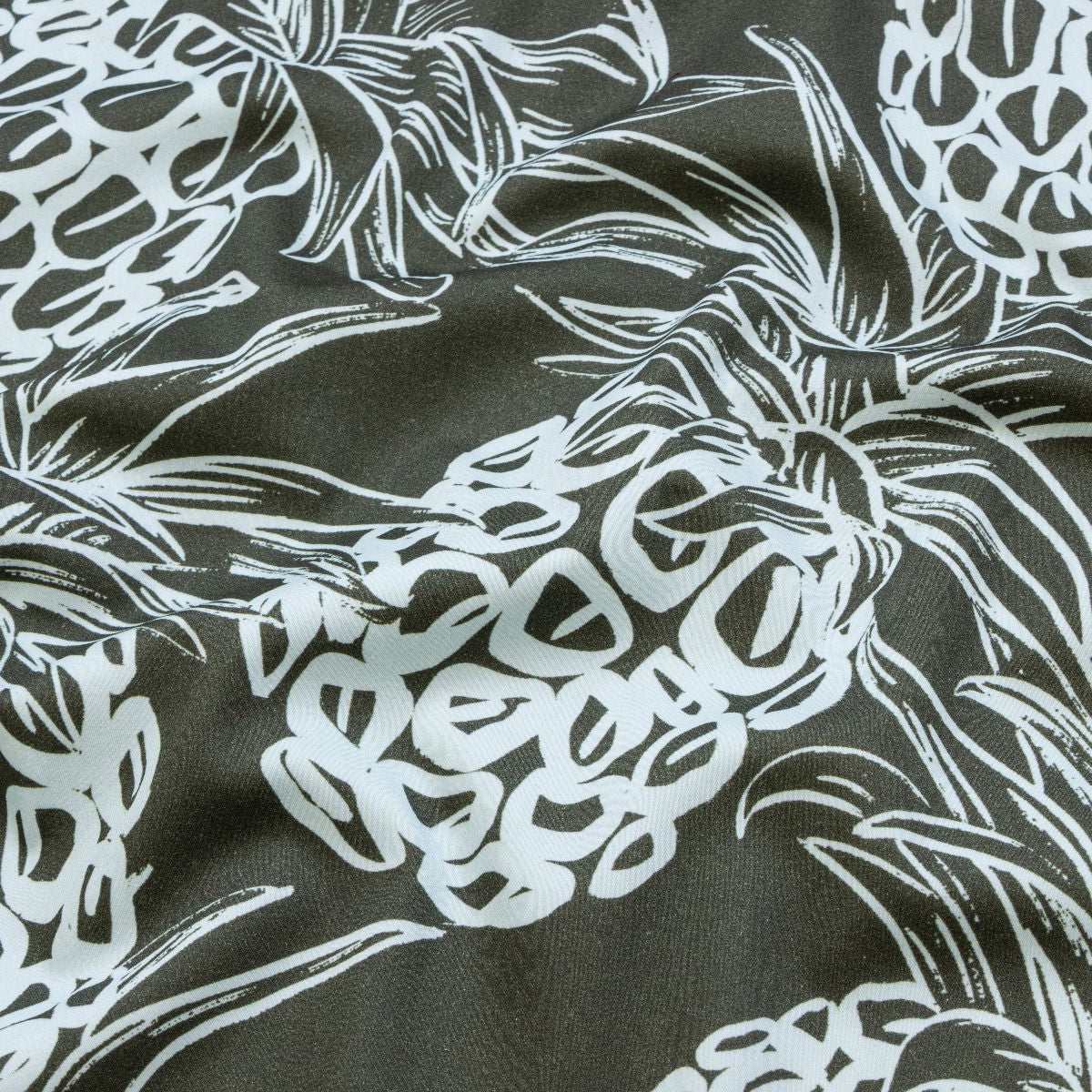 Leicht elastischer Hosen- und Rockstoff - spritzige Ananas