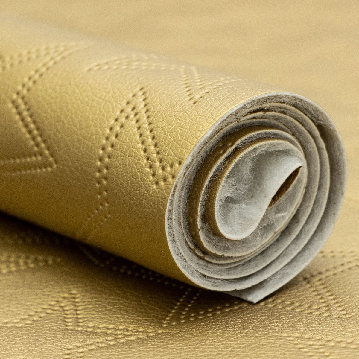 Kunstleder gesteppt Coupon ca. 50 cm x 70 cm - Sterne